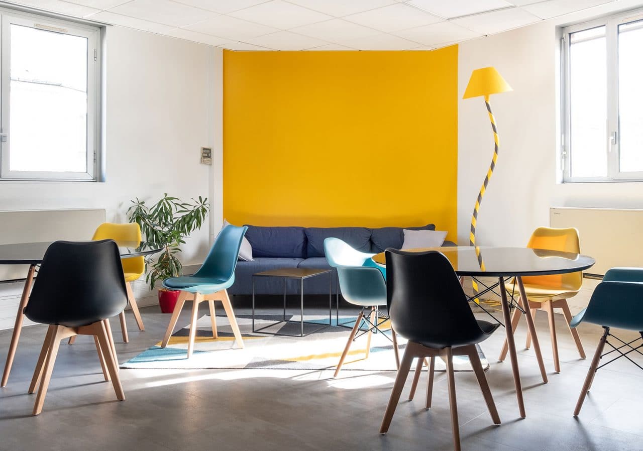 espace coworking jaune