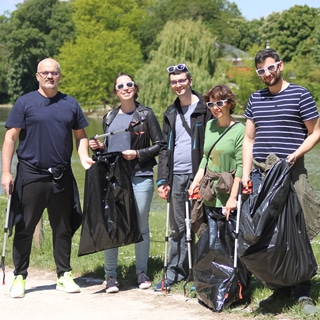 Ramassage de déchets au Bois de Vincennes